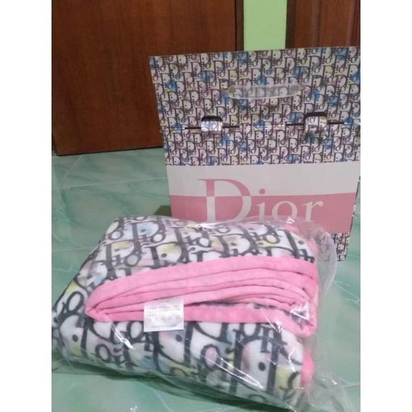 SELIMUT p!πky BULU BLANKET DEWASA 150X200 + BOX