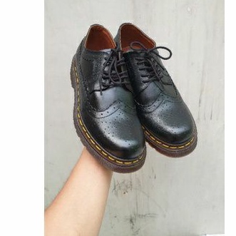 Docmart Wingtip Klasik