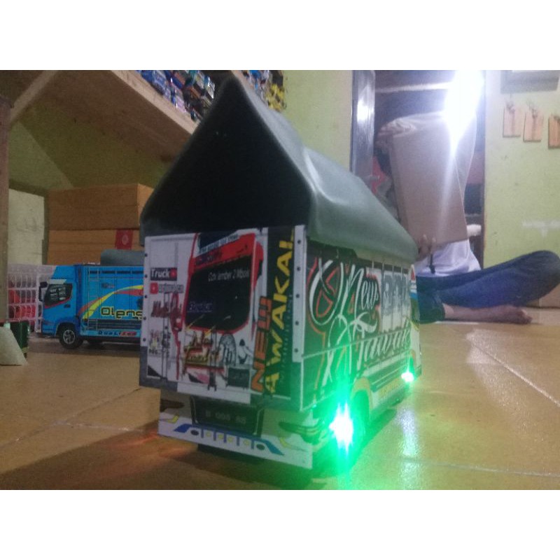 Miniatur Truk New Tawakal Dilengkapi Lampu &amp; Terpal // Bisa Oleng