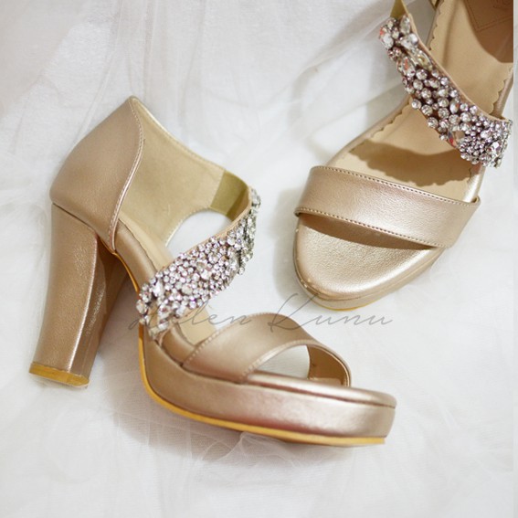 shoe bride
