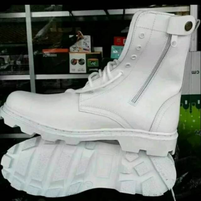 Sepatu PDL putih