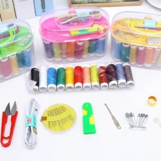 sewing Kit Box Kotak Benang Jarum Jahit Dengan 8 pcs Benang