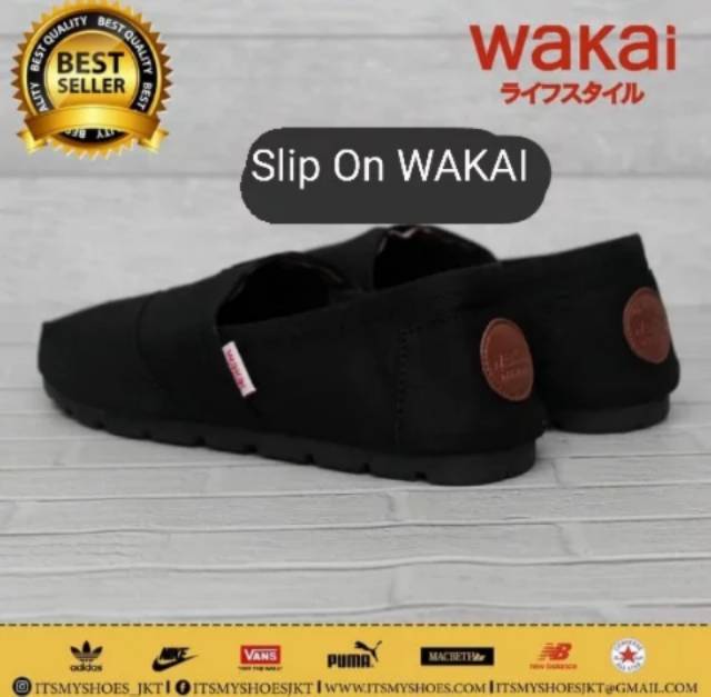 [SEPATU SLIP ON WAKAI]Full Black Gratis Paper Bag (Lengkap)