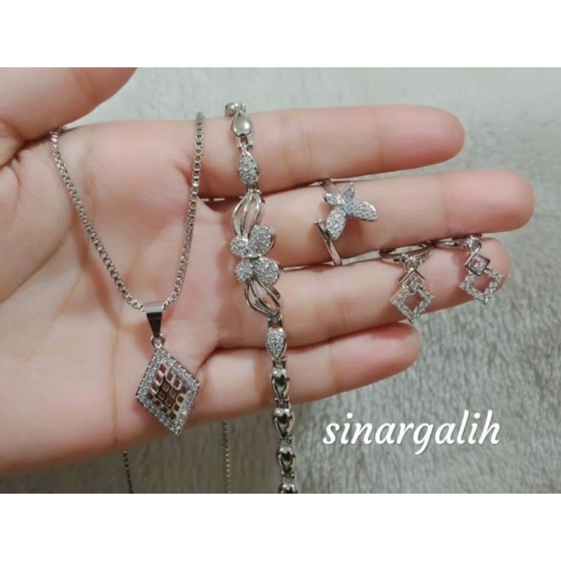 perhiasan xuping putih mewah