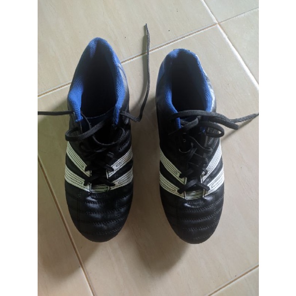 sepatu sepak bola second. umbro original
