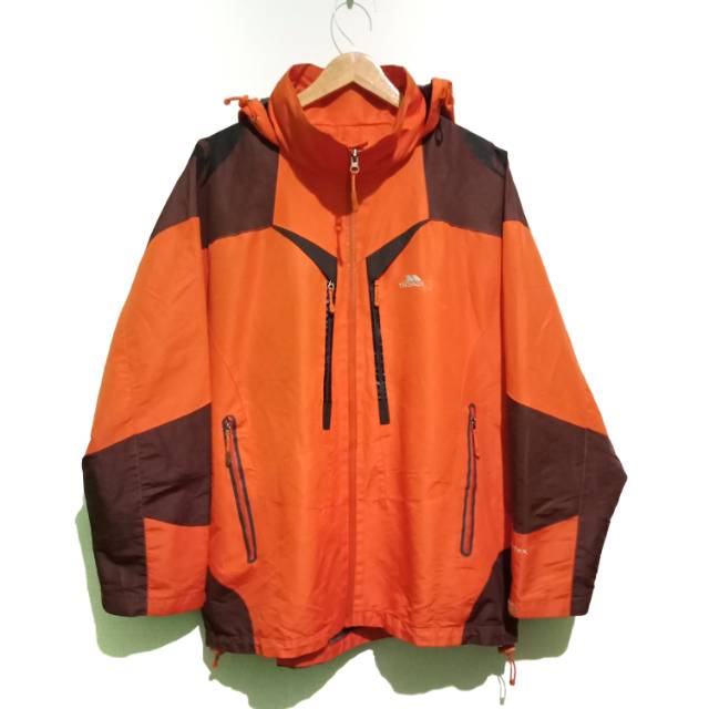 jaket gunung trespass