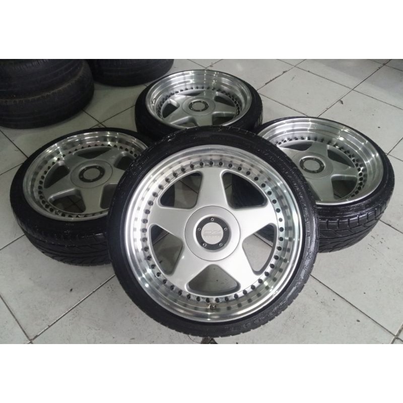 Velg Variasi Pelek Mobil Second OZ Futura Ring 17 H4x100/114 + Ban 205 50 r17 Buat Jazz Mobilio agya