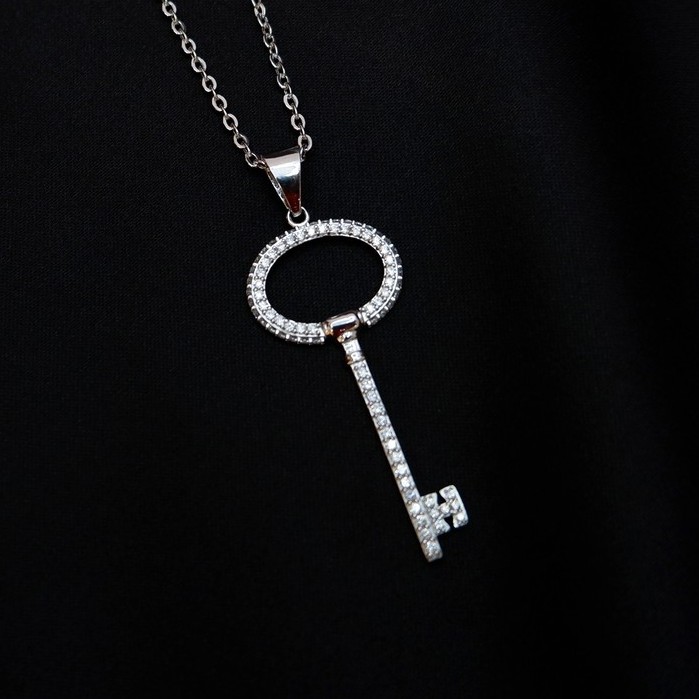 Liontin Emas Prilly Latuconsina Rebel Collection 3LZ0744 by Hala Gold 755