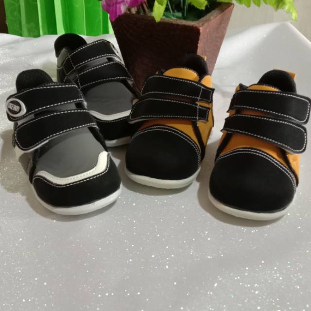 DISCOUNT BESAR BESARAN!! SEPATU ANAK LAKI-LAKI SEPATU SOL BUNYI