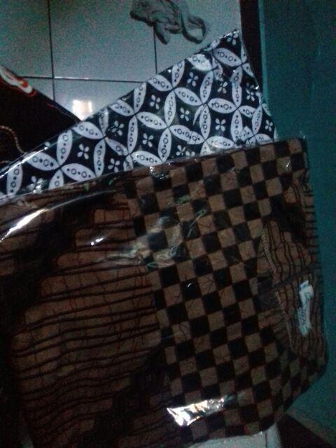 Atasan Batik Wanita Monokrom Serut Pakaian Wanita Batik Bahan Katun Adem