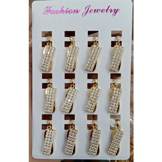 C-990.LIONTIN Xuping wanita berlapis emas dengan mata zircon.