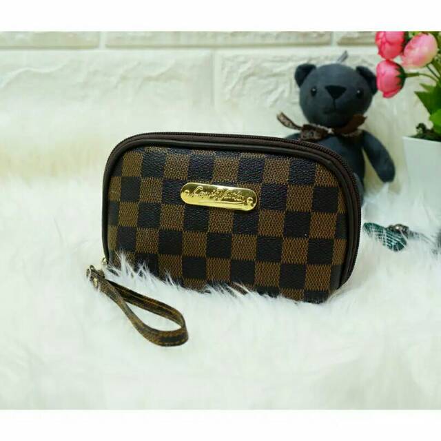 Dompet lv