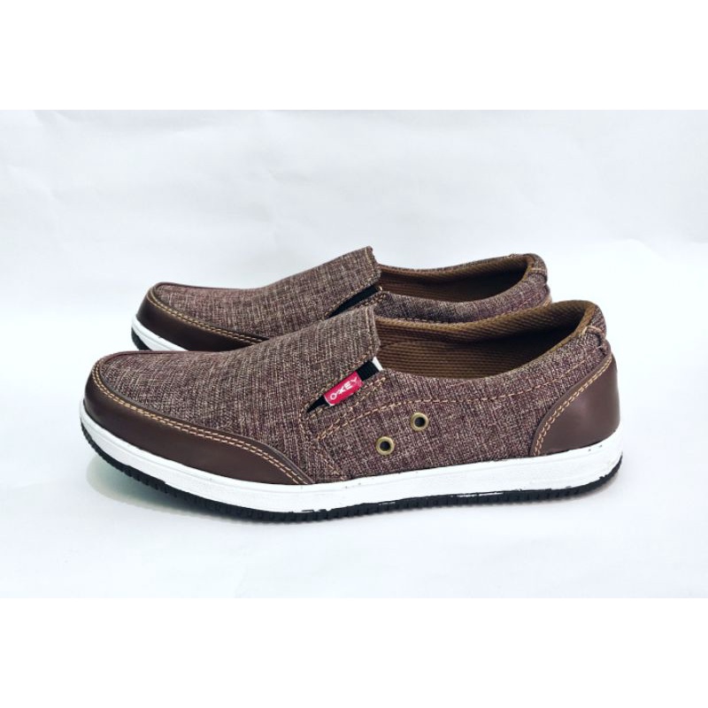 SEPATU PRIA SLIP ON/SEPATU CASUAL COWOK