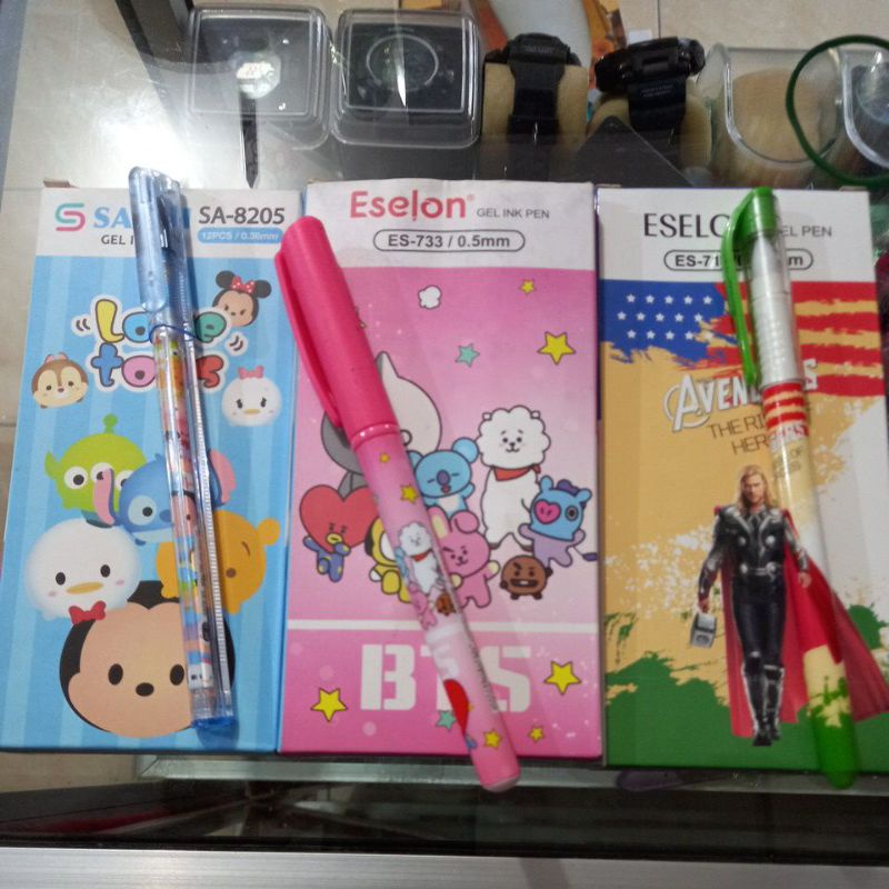 

Bolpen gell karakter 1pack isi 12pcs