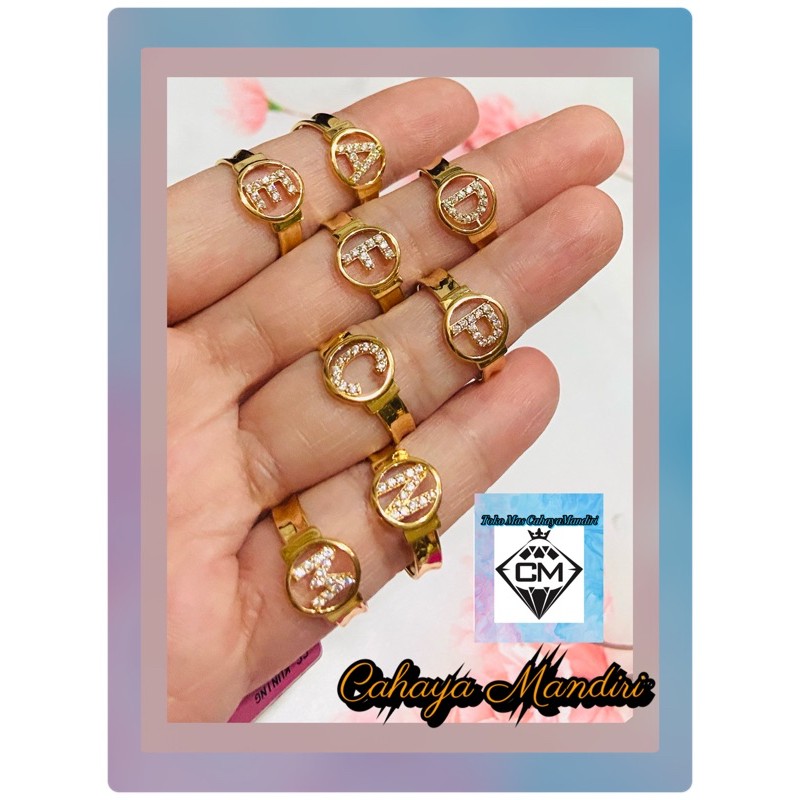 Cincin huruf emas kadar 375 (8K) berat +/- 1,1 gram