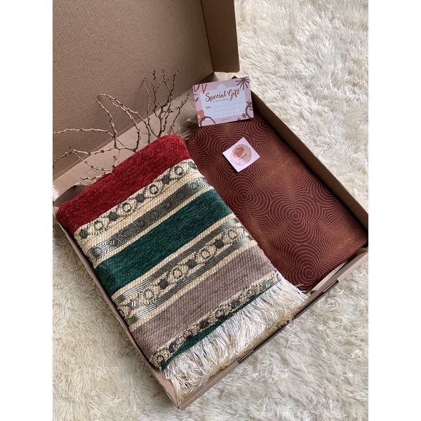 

GIFT BOX MURAH BY GIFTQUAS.ID SPECIAL GIFT FOR SPECIAL PERSON. HAMPERS MURAH. HADIAH. KADO