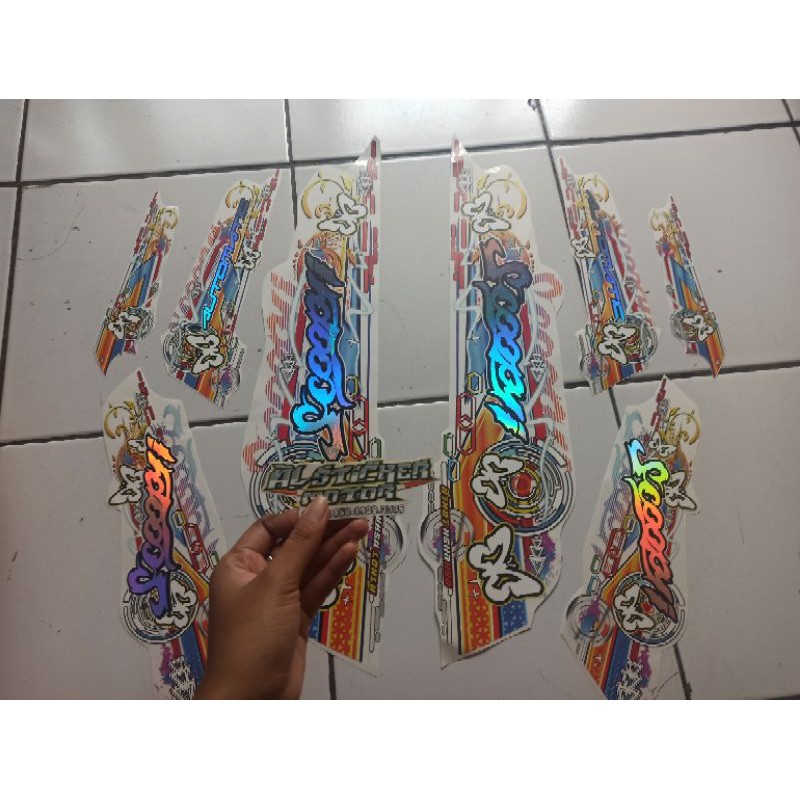 STRIPING TRANSPARAN HOLOGRAM SCOOPY