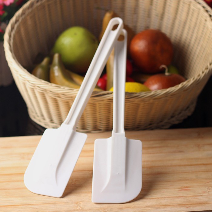 Bakest white rubber butter cream spatula plastic handle