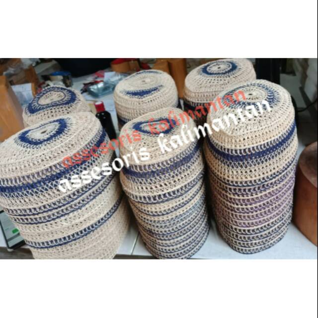 Peci/kopiah rotan khas kalimantan