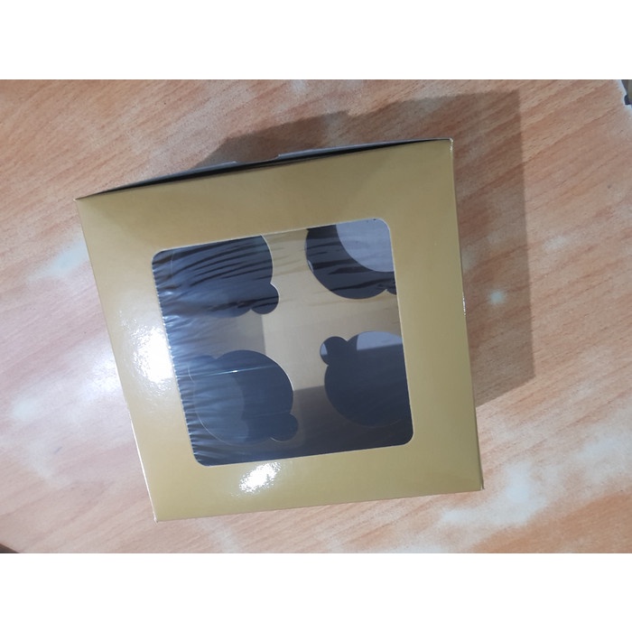

Dus cupcake isi 4 Gold
