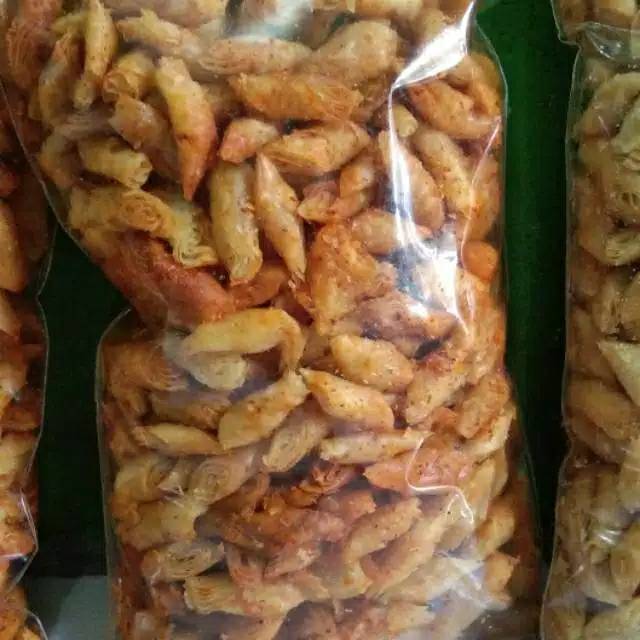 

Keripik Kulit Lumpia Pedas 500 gram