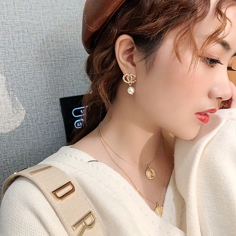 Anting Mutiara Huruf C Berlian Kilat Aksesoris Korea Wanita