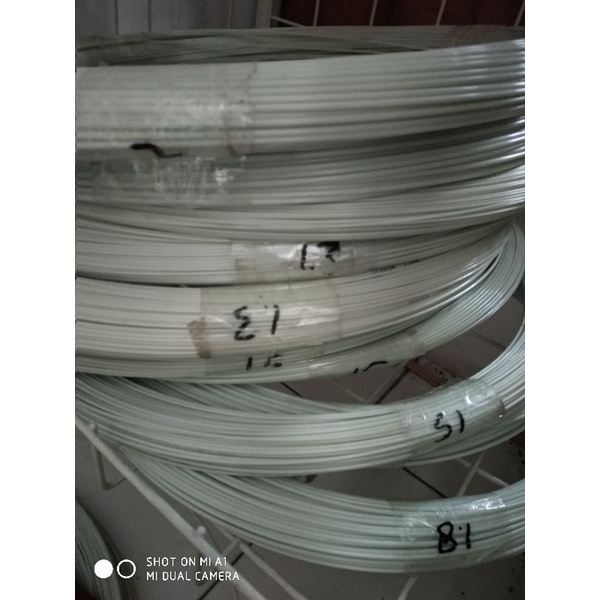 Ruji Fiber Import Hitam dan Putih.