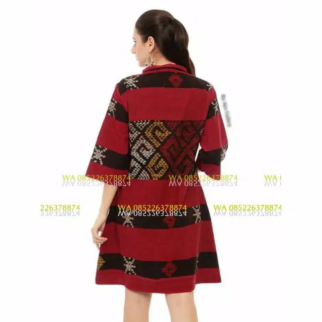 Dres tenun motif toraja merah