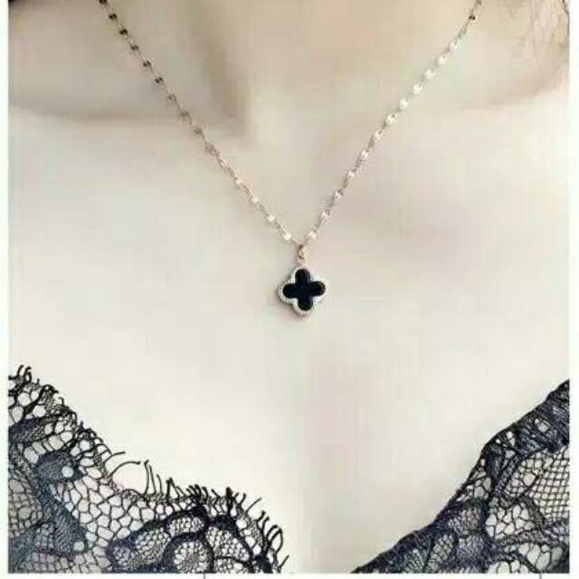 GG kalung Aksen Daun Semanggi Rantai Ulir Titanium#KL-112C