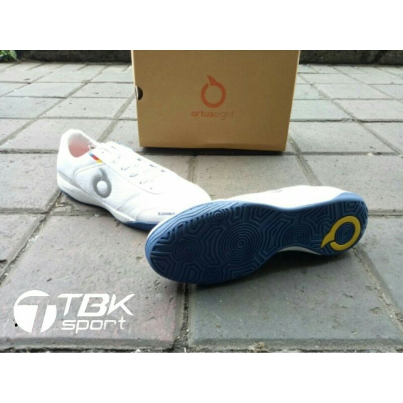 sepatu futsal ortuseight jogosala graffity BLB 1.0