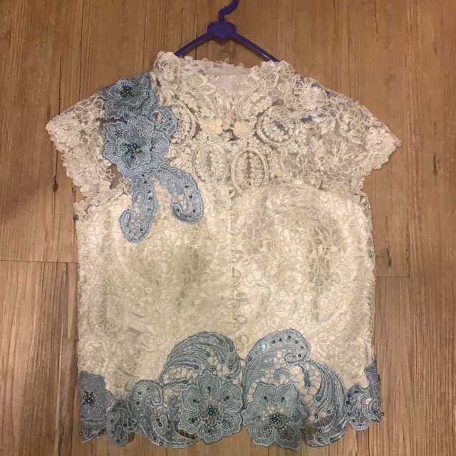 atasan dan bawahan set kebaya brokat lace white blue cantik
