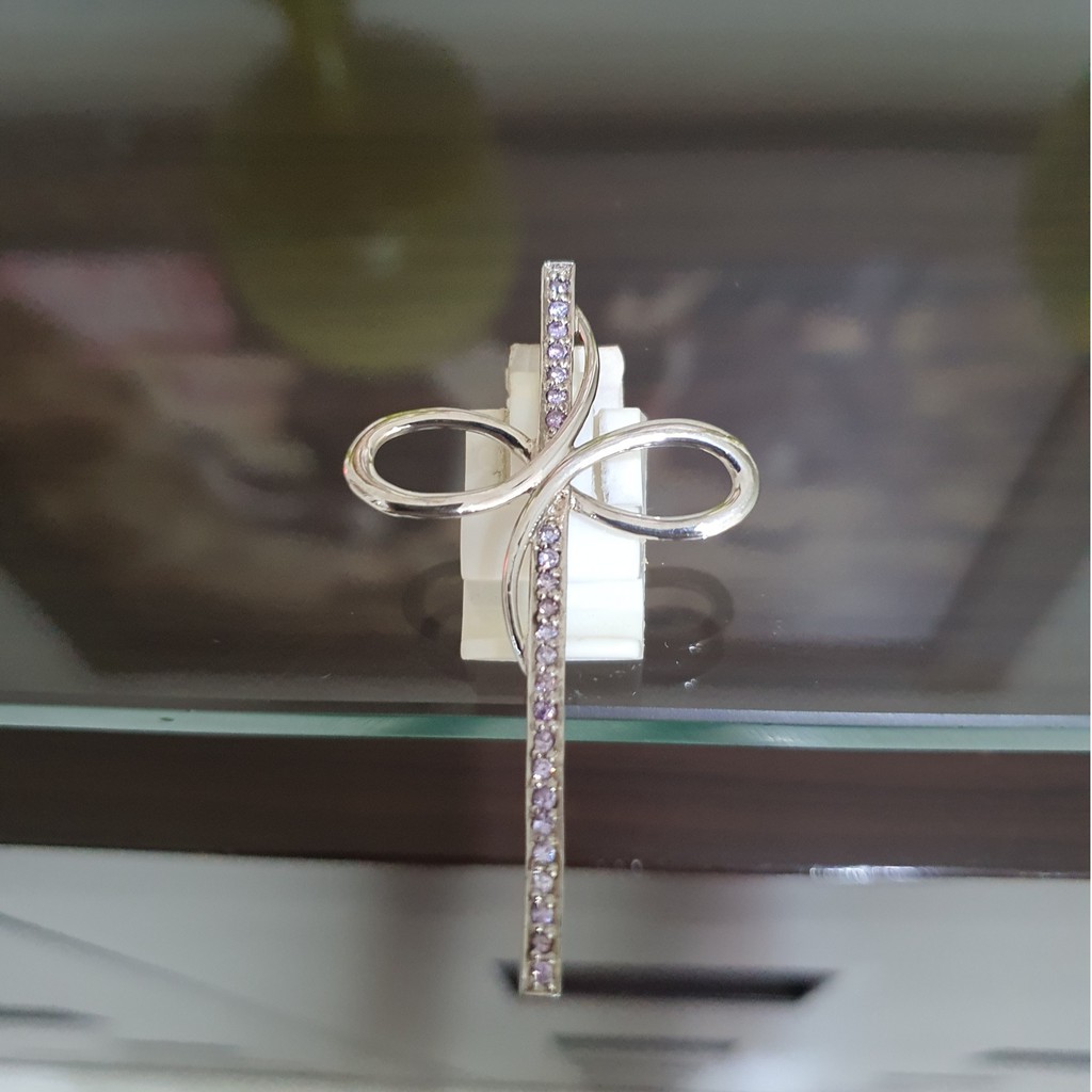 Liontin Perak Bentuk Pedang Dilapisi Emas Putih Dengan Batu Zircons