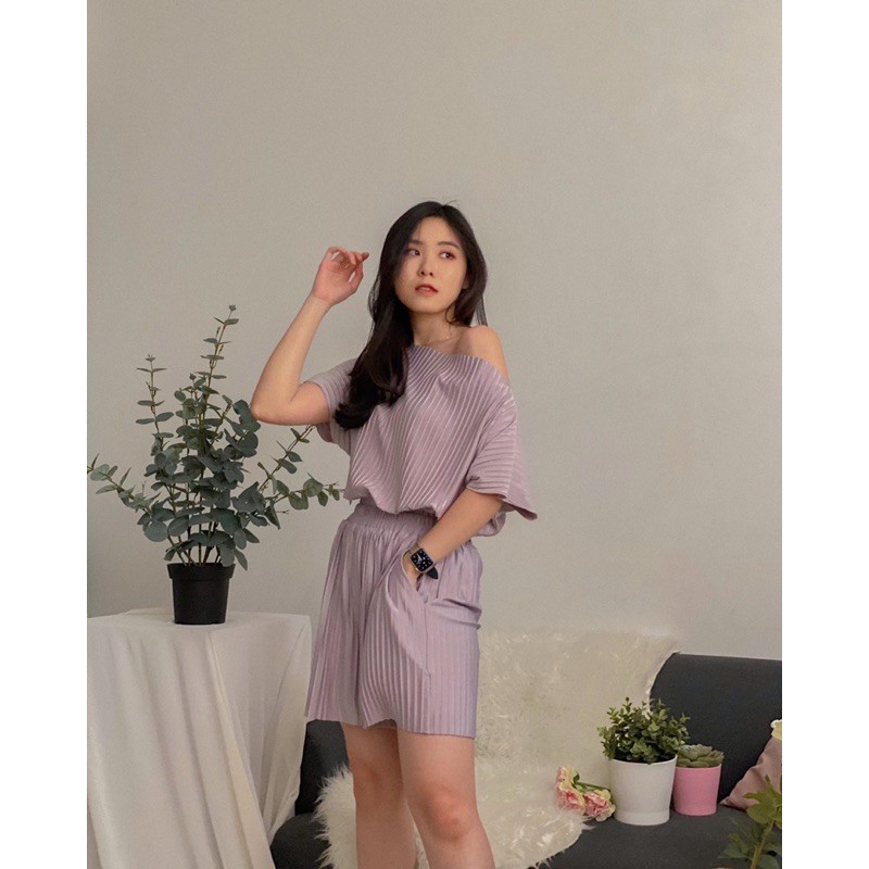 Mizu Off-Shoulder Blouse