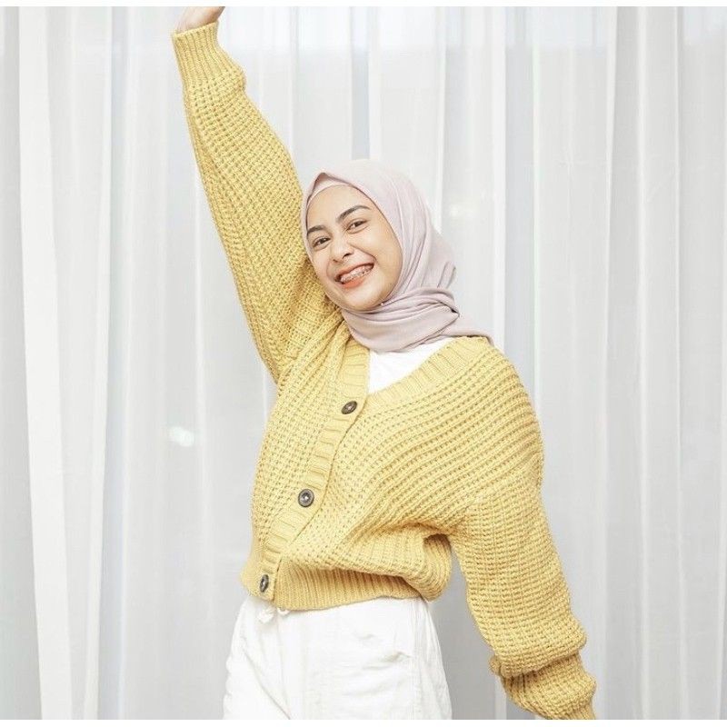 7GET OLIVIA TEBAL CARDIGAN CROP / KARDIGAN RAJUT CROPE KANCING  ARABELLE KNITE EIREEN PRILLY