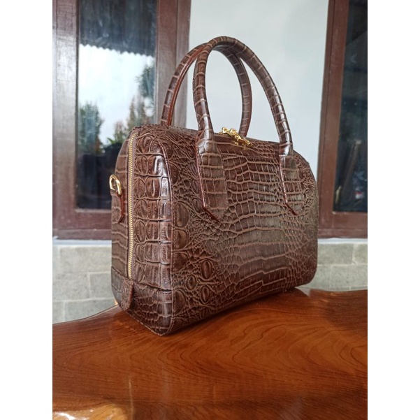 TAS KULIT SAPI EMBOS