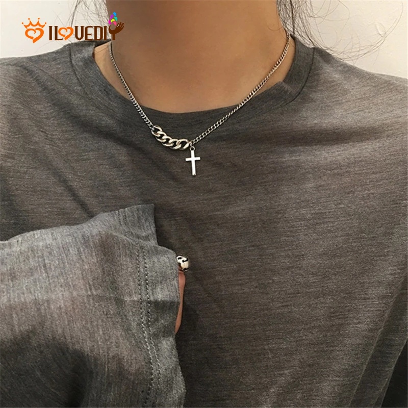 Kalung Rantai Klavikula Hias Liontin Salib Bahan Stainless Steel Gaya Vintage Untuk Wanita