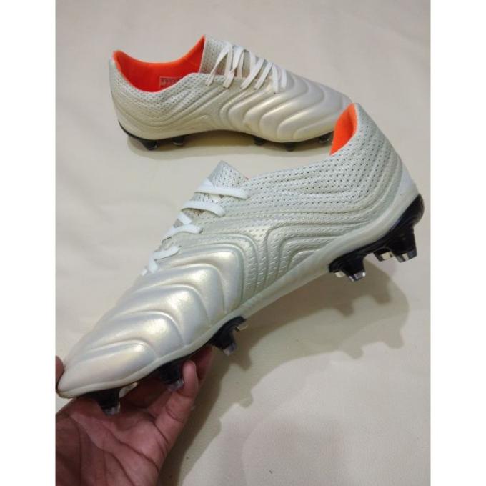 Sepatu Bola Adidas Copa 19.1 White Off Fg S7968