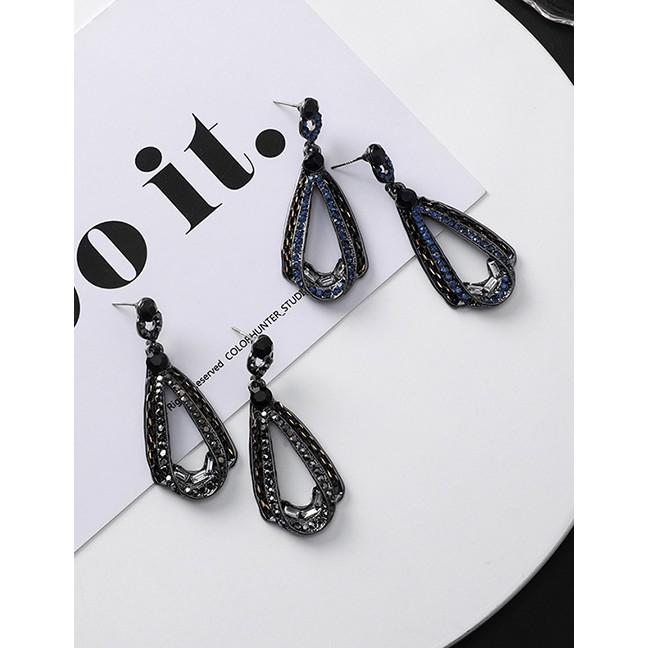 LRC Anting Tusuk Fashion Rhinestone Drop-shaped Earrings D28115