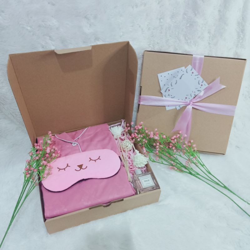 Hamper Piyama Cardigan baju tidur wisuda ultah anniversary gift kado parcel parsel set murah Hampers Wedding Set Piyama Couple / Kado Pernikahan / Hadiah anniversary pasangan