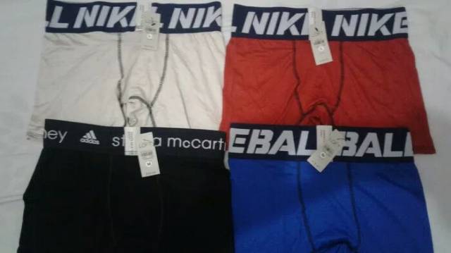 Celana dalam boxer pria