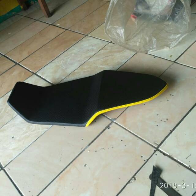 Jok Motor Ninja R Ninja RR Slim Ambles Tipis Thailook bahan kulit sintetis