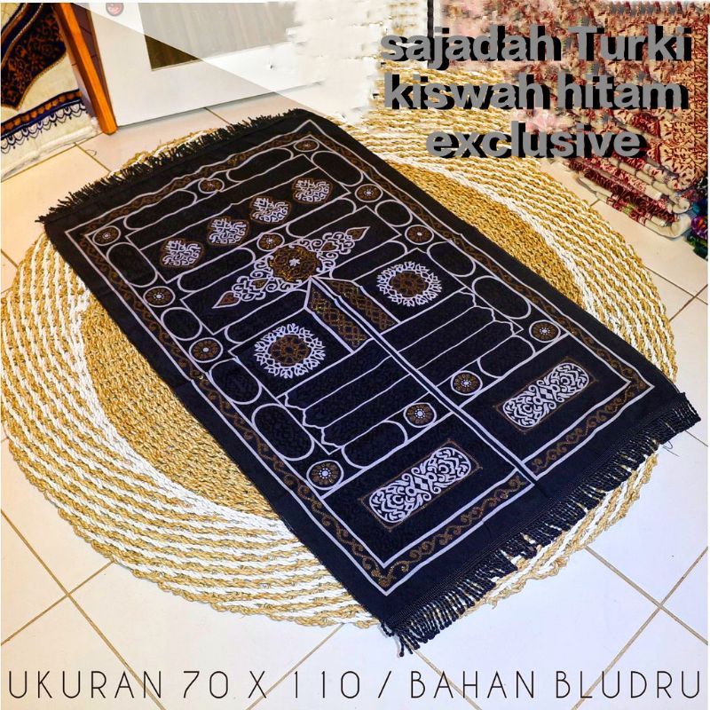 SAJADAH DEWASA TURKY KISWAH HITAM EXCLUSIVE TERBARU/ukuran 110cmX70cm/Bahan bludru premium gold Spiegel halus dan lembut / muslim