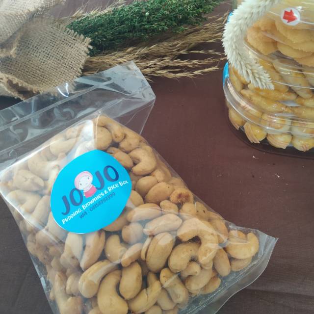 

Kacang Mede 500 gram