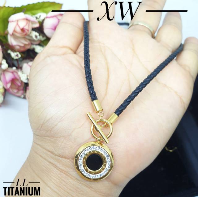 Kalung titanium tali hitam