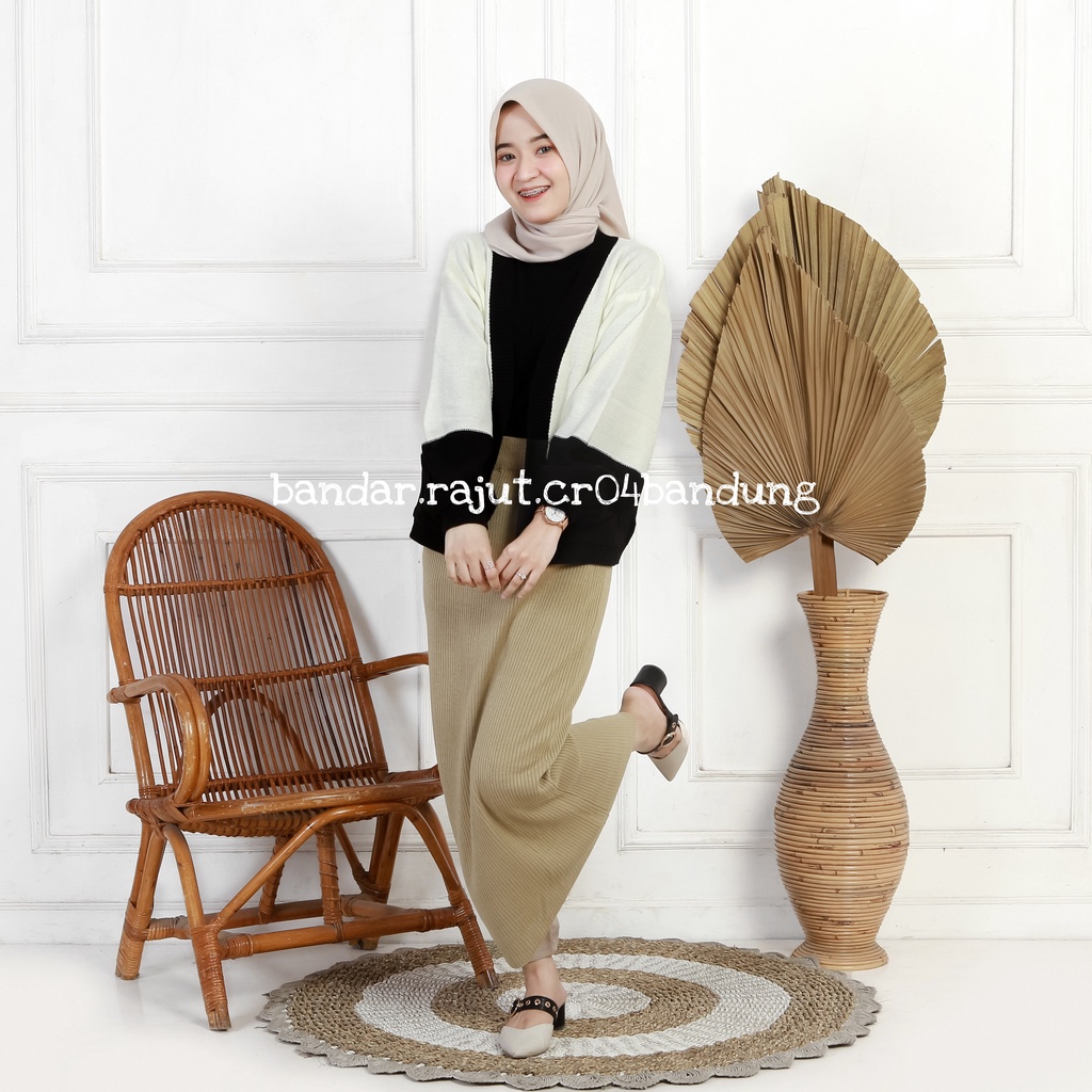 ROK RAJUT SPAN/ROK SPAN KNITED BRANDED 12 GATE.-Cream rok
