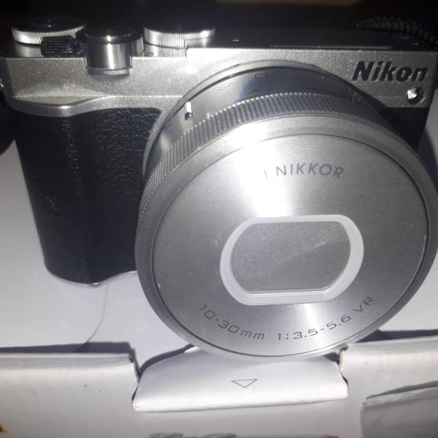 Nikon 1 J5 Zoom Lens Kit 10-30mm