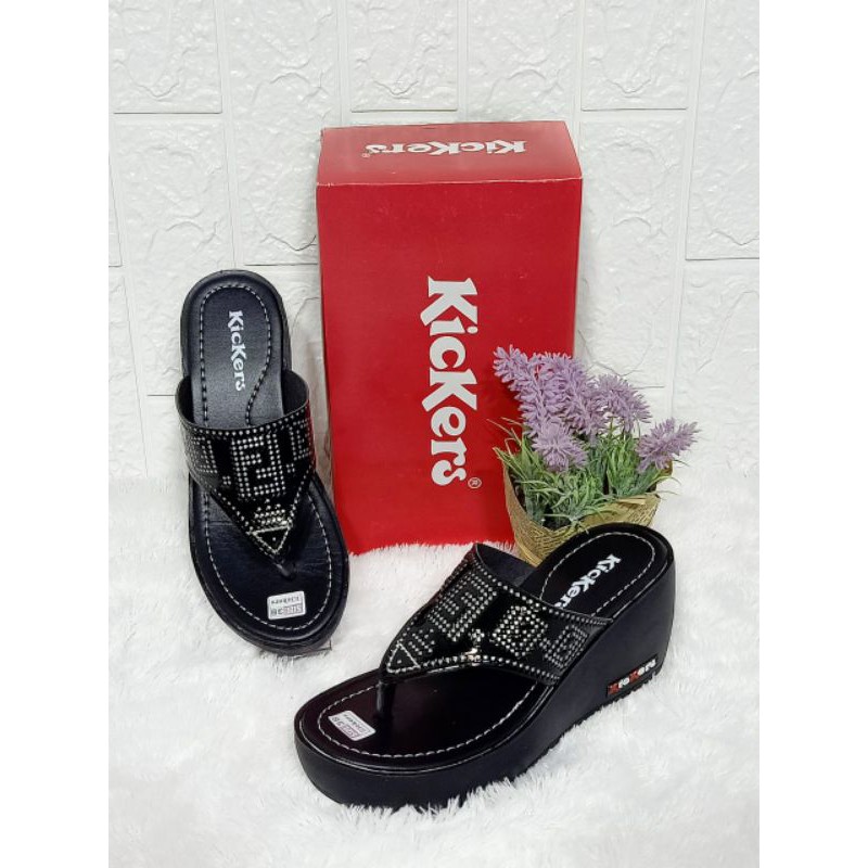 Sandal Kickers wedges. sandal Kickers wanita. sandal pesta