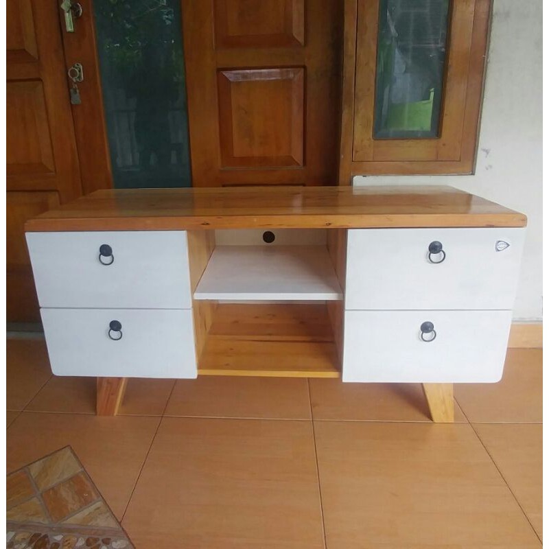Meja TV kayu jati belanda (kayu bekas palet)