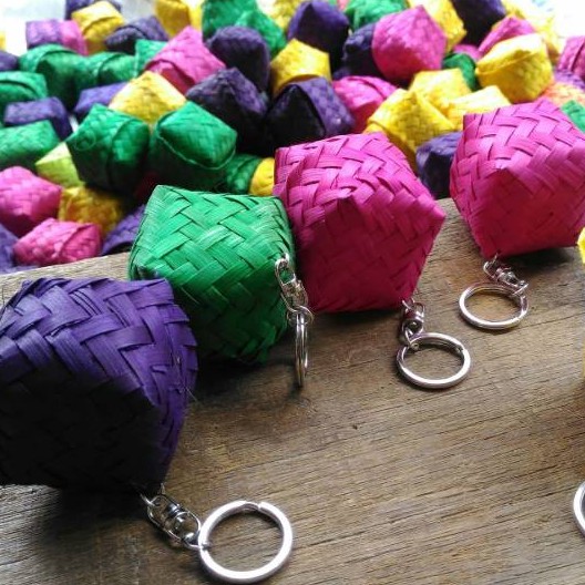 Gantungan Kunci 5x5 cm Besek Anyaman Bambu / besek mini/ besek murah/ besek anyaman bambu murah