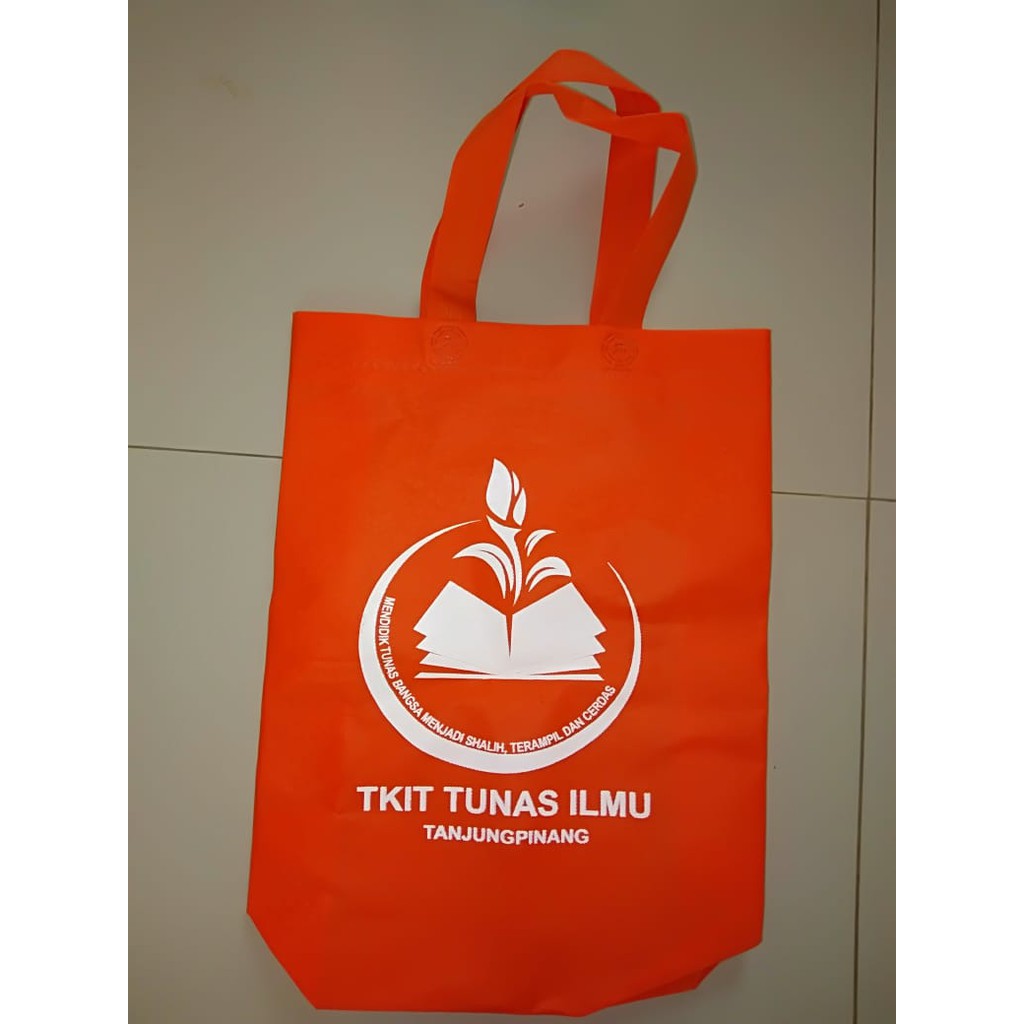 

Goodiebag Spunbond Handel Box ukuran 30x40 lipat samping & Bawah